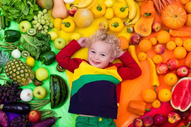 5+1 νόστιμες ιδέες για να τρώνε τα παιδιά φρούτα