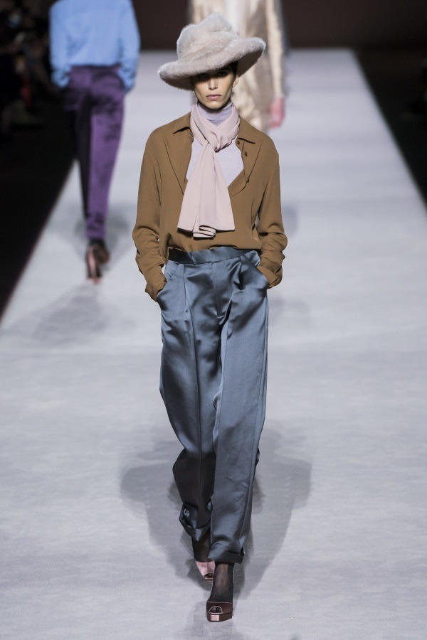 Tom Ford: Ένας stylish τρόπος να φορέσεις το ζιβάγκο σύμφωνα με το νέο show του σχεδιαστή
