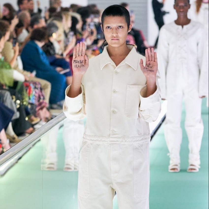 Η κίνηση διαμαρτυρίας ενός μοντέλου στο show του οίκου Gucci